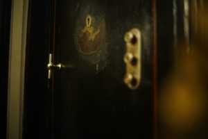 Casa Gheorghe Tătărescu din București: un spațiu de memorie și putere în dialog cu prezentul EkoGroup Vila